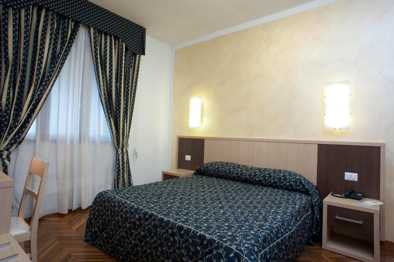 Hotel Astoria Fermo Zewnętrze zdjęcie